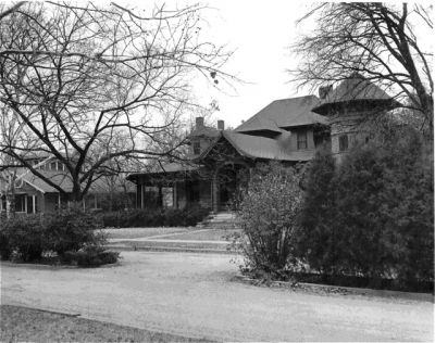 04 Chase Count 1970
Burned and was demolished since
