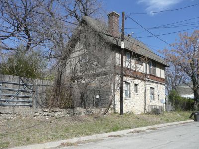 09 Chase Court guesthouse back 2011

