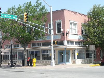 1000 Magnolia 2011
