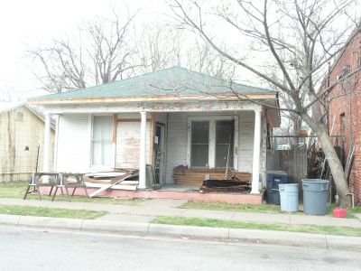 1006 Jefferson 2011
Used for storage by Old Home Supply
