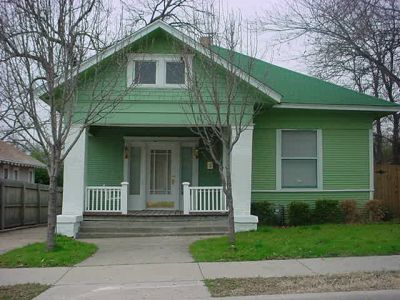 1010 Hawthorne 2003
