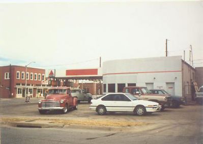 1013 Magnolia 1995
