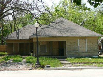 1115 Arlington 2008 April
Boarded and abandoned for decades with no back wall
