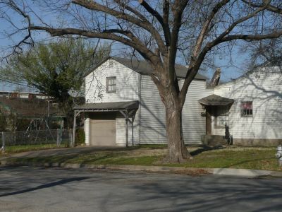 1124 Jessamine garage 2011
