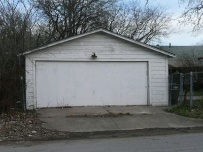 1126 Hawthorne garage 2008
