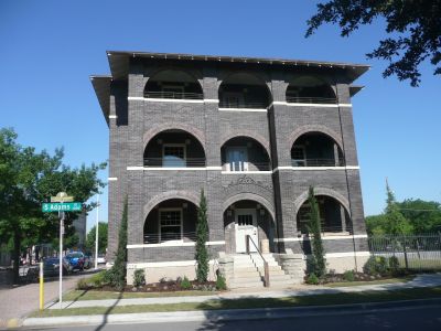 1228 Adams 2011
Restoration by Ken Schaefer from abandoned
apt building to commercial offices
