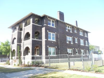1228 Adams north side 2011
Historic Fort Worth 2011 Restoration & 
Adaptive Reuse Award
