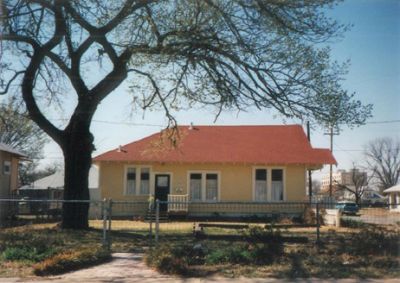 1257 Morphy 1995
Restoration by Rose Lynn Scott
