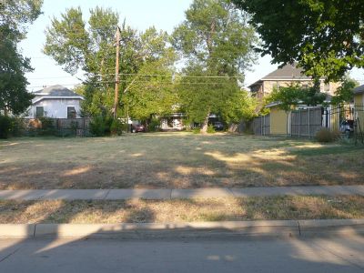 1315 Adams 2011
