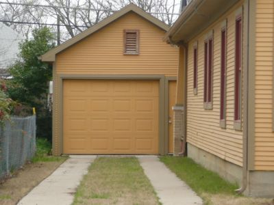 1320 College garage 2008
