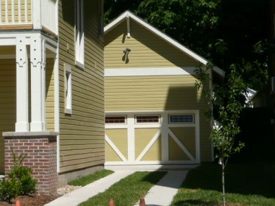1325 College garage 2008
