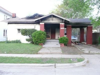 1325 Fairmount 2009 April
Seriously damaged by fire, was demolished
