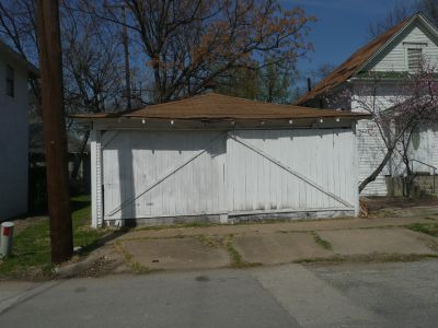1328 5th garage 2011

