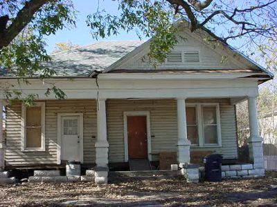 1412 Henderson 2003
