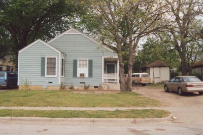1423 Alston 1990
Moved in, placed sideways on lot
Date unknown
