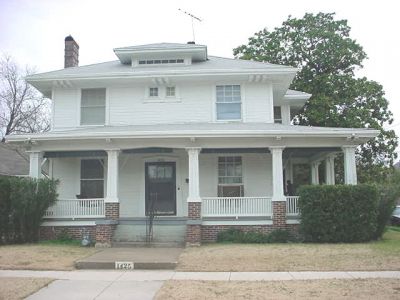 1425 Adams 2002
