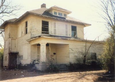 1425 Alston 1995
Abandoned and vandalized.

