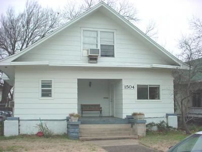 1504 Adams 2002
