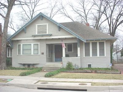 1600 Adams 2002
