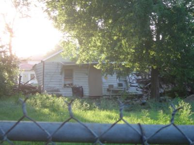1607 Alston 2007
Garage apt abandoned

