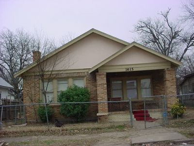 1615 Henderson 2003
Damaged by fire, was restored to some extent
