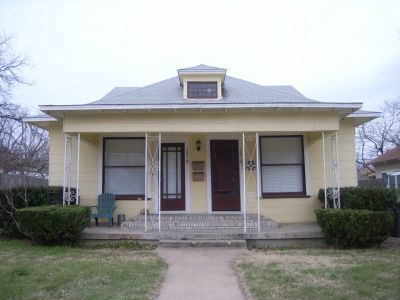 1618 Henderson 2010
