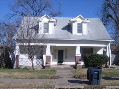1621 Henderson 2010
