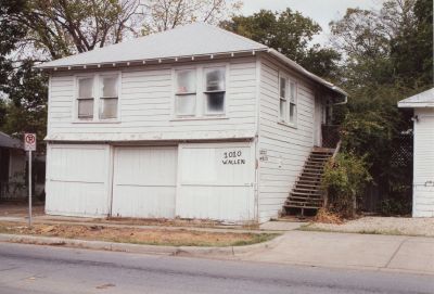 1626 College garage apt 2000
