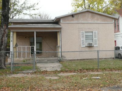 1628 Henderson 2008
Substandard and all original features had been altered or destroyed, deemed unfeasible to restore
