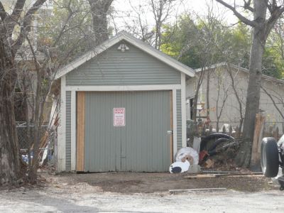 1700 Henderson garage 2009
