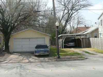 1701 Henderson carport 2008
