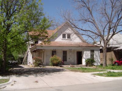 1704 College 2005 April
