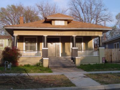 1705 College 2005 March
