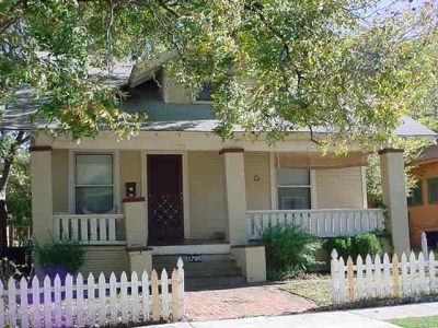 1705 Henderson 2003

