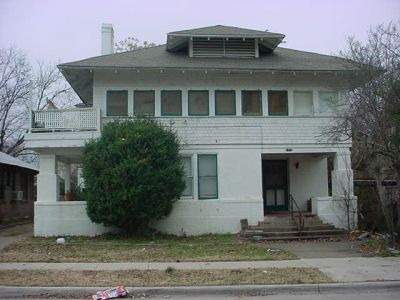 1712 Adams 2002
Damaged by fire inside
