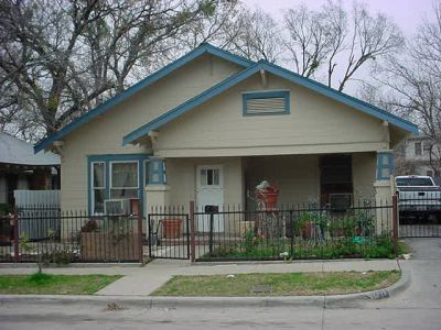 1717 Adams 2002
