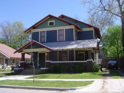 1717 College 2005 April
