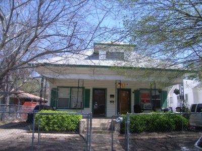 1717 Henderson 2010
