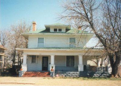 1725 5th 1995
Restoration begun by John and Cherie
King
