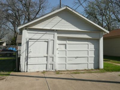 1731 Hurley garage 2008
