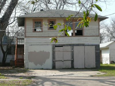 1800 Henderson garage apt 2008
