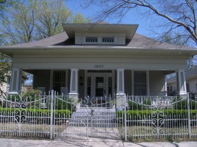 1805 Henderson 2010
