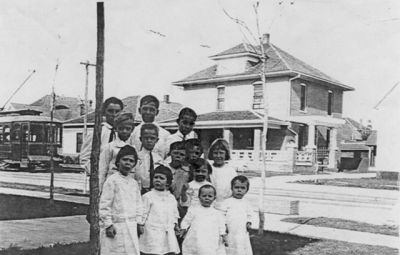 1805-1809-1815 College 1900s
Behind family from 1812 College
