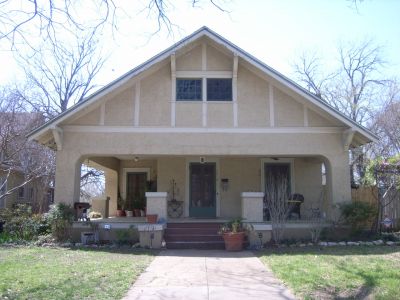 1818 Henderson 2010

