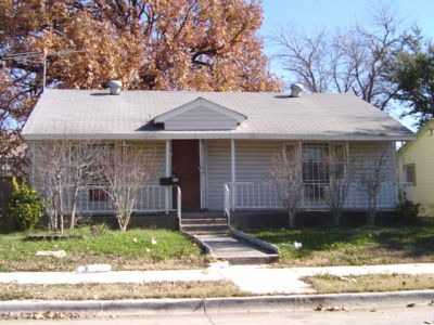 1821 Henderson 2004

