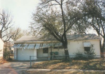1825 Henderson 1995

