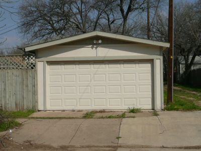 1831 Fairmount garage 2008

