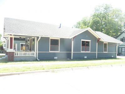 1900 Henderson side 2012
