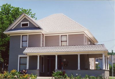 1915 College 2000 
Restoration by Paul Koch
