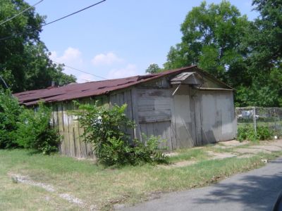 1916 Adams garage 2005
